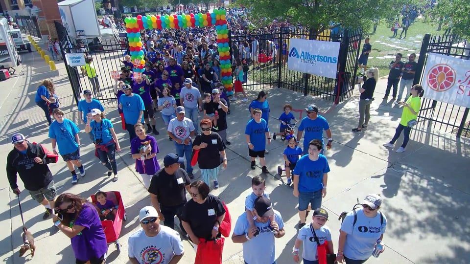 Crowd gathered at the Autism Share Walk